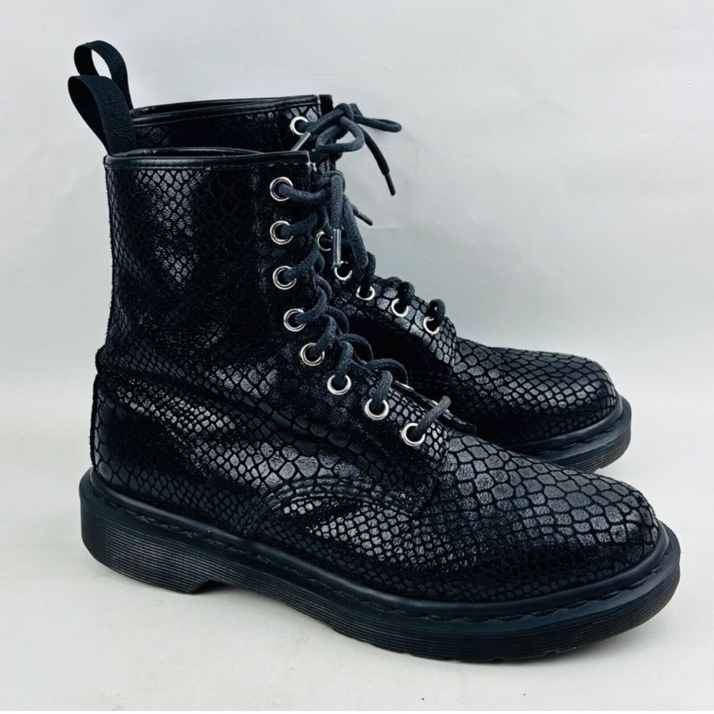 SOLD Dr. Martens 1460 - Black/Highshine Snake Short Combat Boot